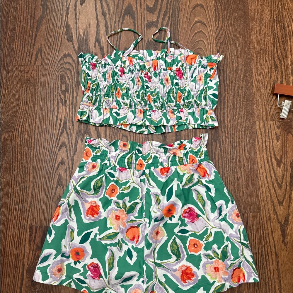 Vici Green Floral High-Waist Shorts Set - Picture 2 of 3